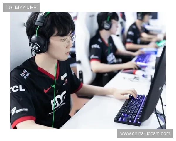 LNG战队在大师赛积分榜上以70分稳居首位展现强劲实力