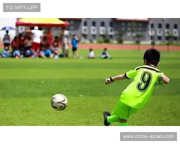 广州足球队快攻战术解析:如何在瞬息万变的比赛中掌控节奏与机会 广州足球队快攻战术解析:如何在瞬息万变的比赛中掌控节奏与机会