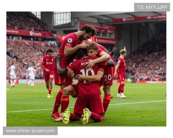 利物浦与巴萨巅峰对决高清图集展现精彩瞬间与激情时刻